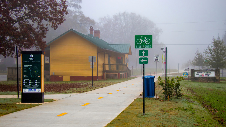 Foggy autumn morning along Firefly Trail