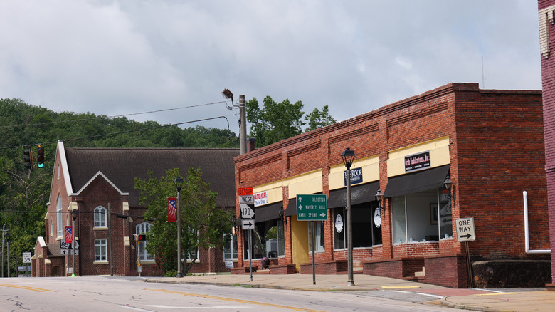 Shops and restaurants lined up in Downtown Manchester, Georgia