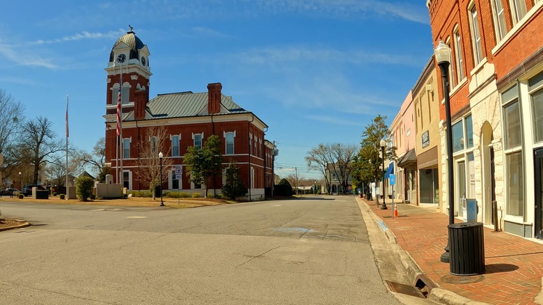 View of the Washington County Courthouse in Sandersville, Georgia