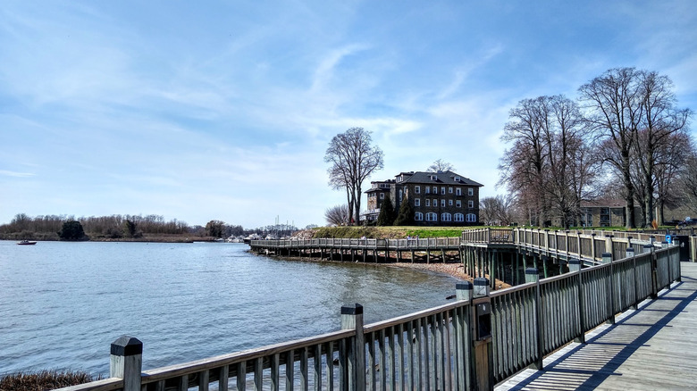 Maryland's Hidden Gem - Park With Sports, Family Fun, and River Views