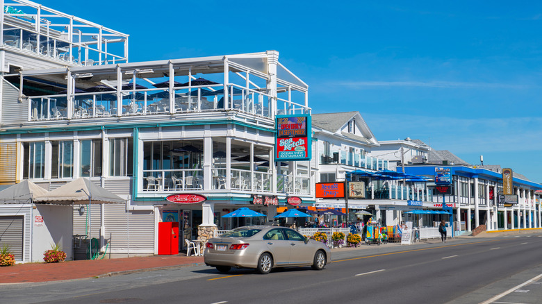 Restaurants lining the streets in Hampton, New Hampshire