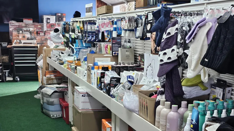 Interior of Decatur Indoor Flea Market