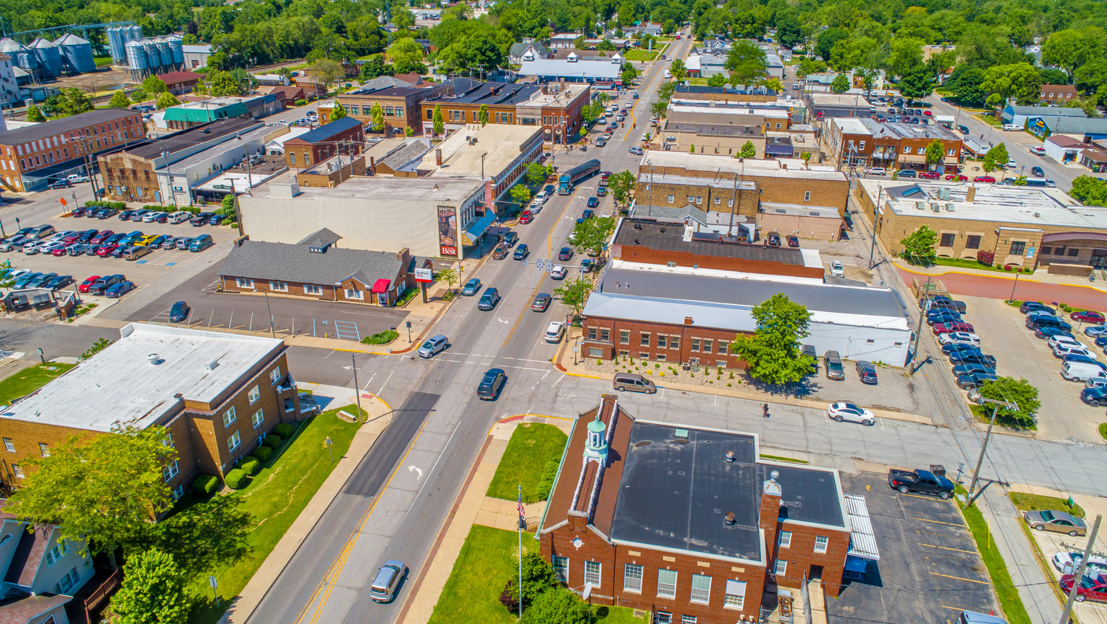 Between Chicago And Fort Wayne Is An Underrated Walkable Downtown Full Of Creative Boutiques, Antiques, And Charm