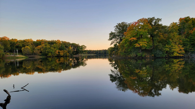 The lakeside view at Weldon Spring State Park in Illinois