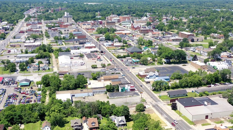 An aerial view of downtown Warren, Ohio