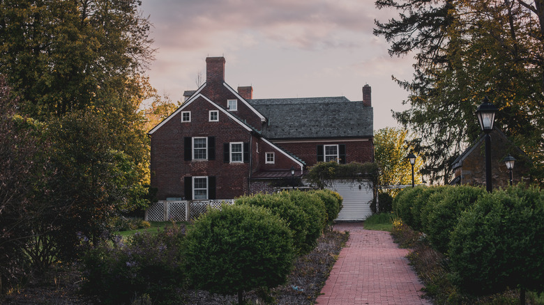 The Woodlawn Manor House