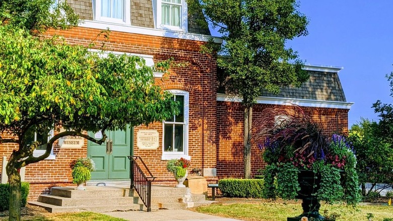 Exterior of Wayne Historical Museum
