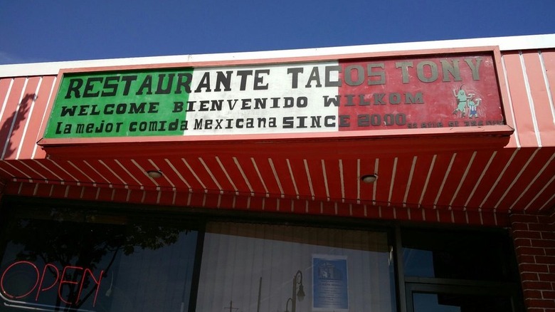 Exterior of Tacos Tony