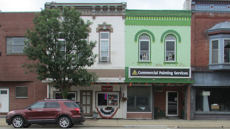 A row of old-fashioned buildings in Quincy, Michigan