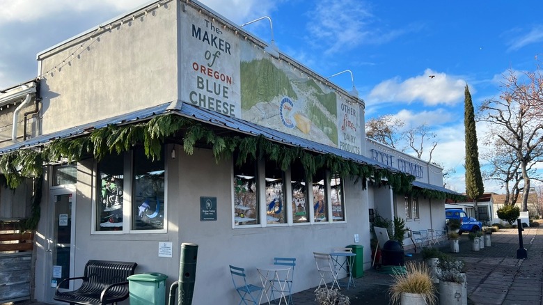 An outside photo of the historic Rogue Creamery in Central Point, known for Oregon blue cheese