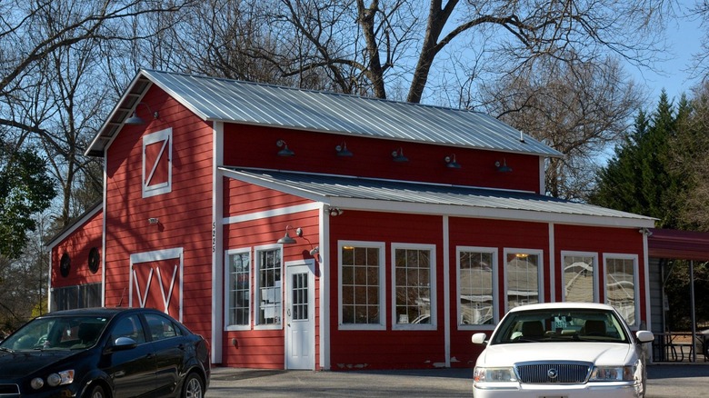 Exterior of Crawford's Restaurant in Cowpens, South Carolina