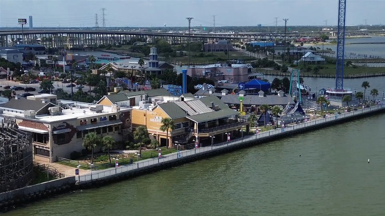 Main Street, League City, Texas