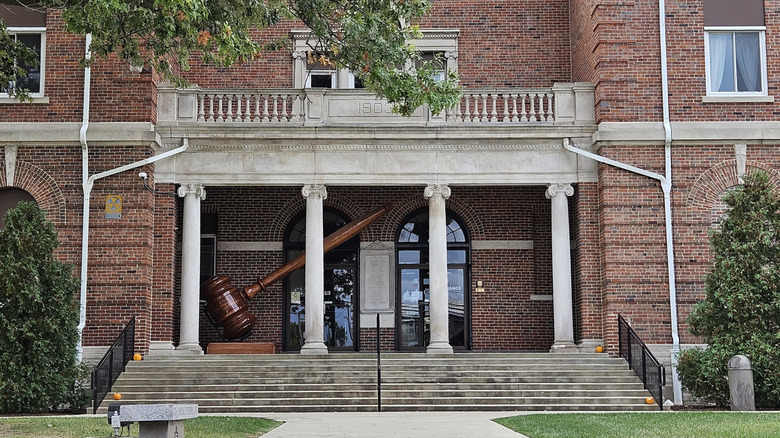 The "World's Largest Gavel" sculpture at the Marshall courthouse
