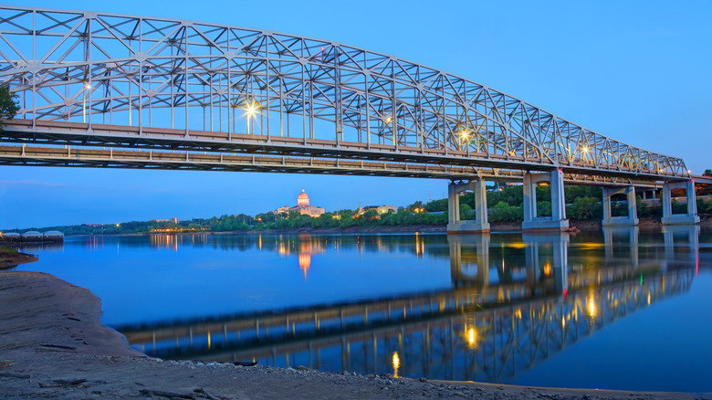 Bridge over the Missouri River in Jefferson City