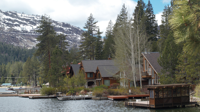 Cabins line the shores of Jenkinson Lake in Pollock Pines, California