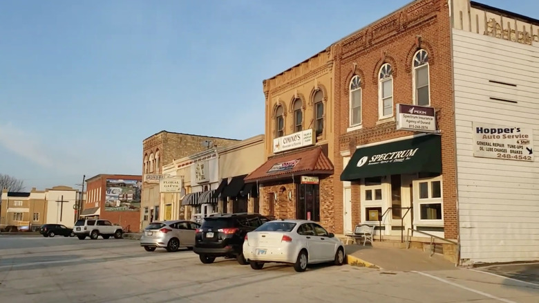 Street scene in Durand with Cimino's exterior