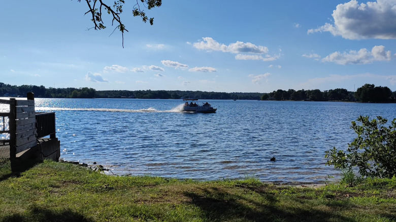 Boat on Lake Tansi on a sunny day