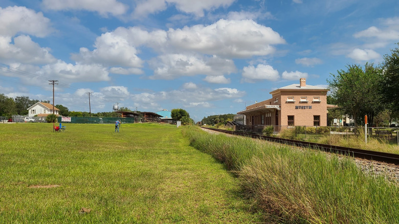 Museum, railroad tracks, and blue sky in Avon Park, Florida