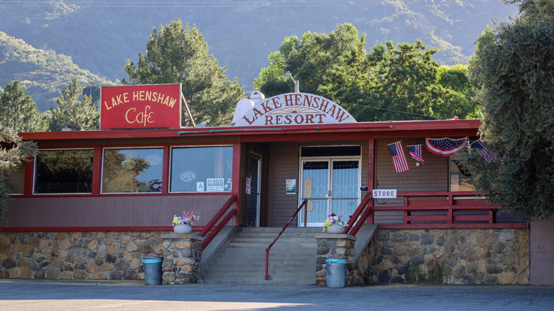 Picture of Lake Henshaw Resort building