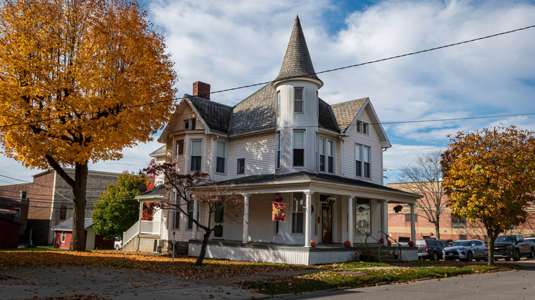 Historic architecture in Barnesville, Ohio