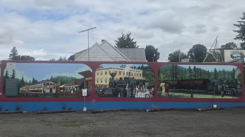 One of Estacada's main murals