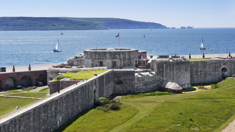 View of Hurst Castle with water in the background