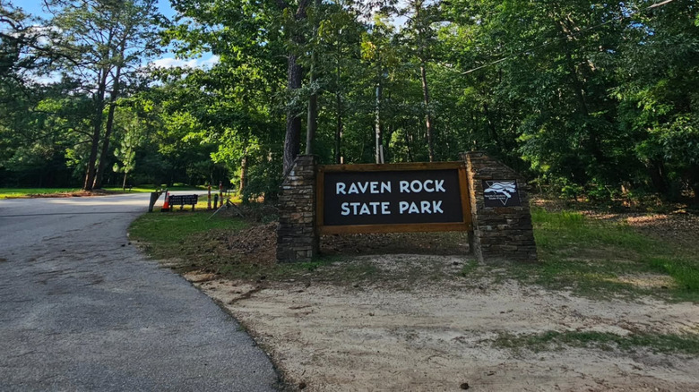 Sign for the entracnce of Raven Rock State Park