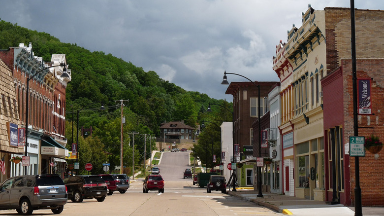 Street view of the Court Street Commercial Historic District in Richland Center, Wisconsin