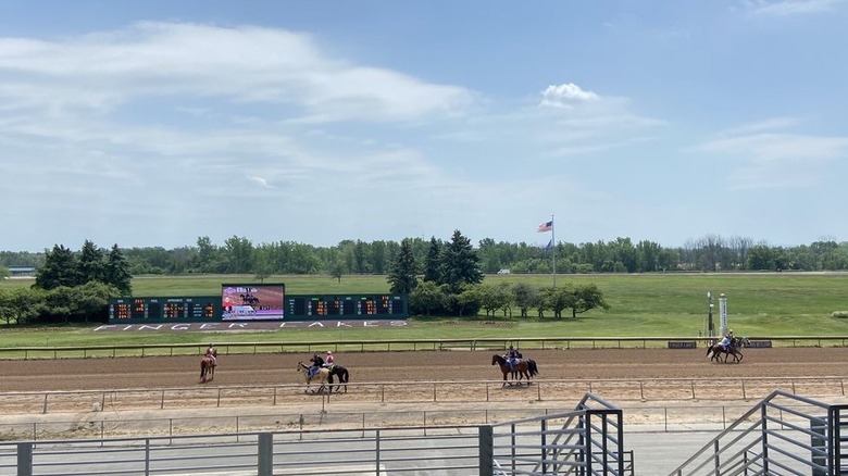 Horses racing at Finger Lakes Gaming and Racetrack
