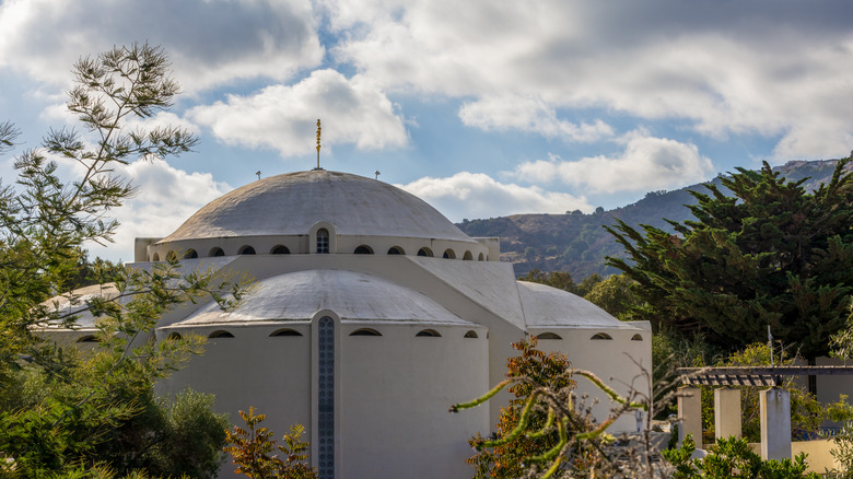 Domed concrete church in Belmont, California