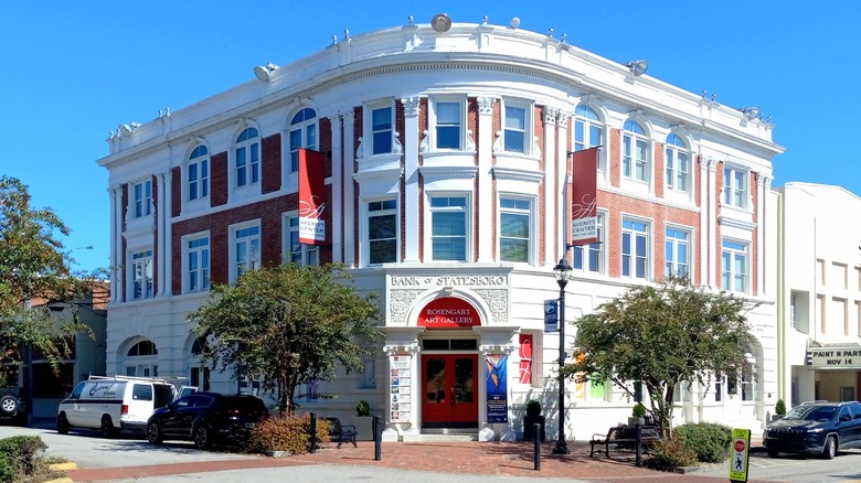 The Averitt Center for the Arts in the 1891-era bank building with a blue sky