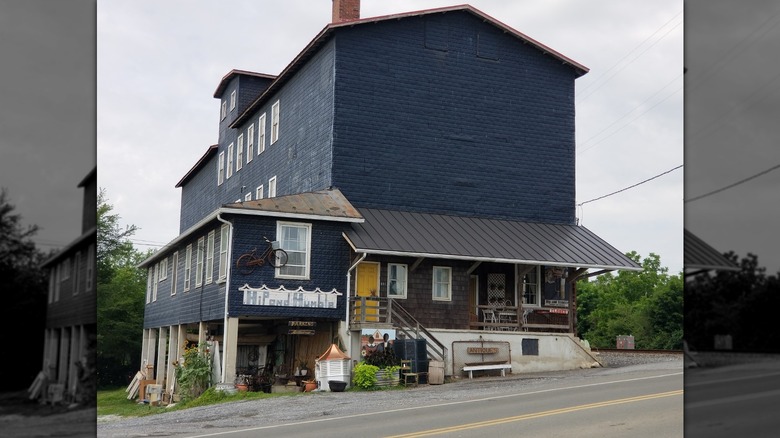 Hip and Humble Interiors building on Main Street in Berryville, Virginia
