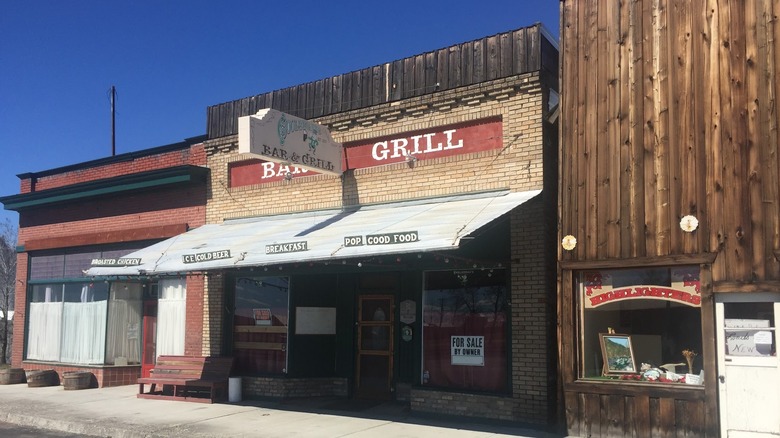 A bar and grill off Main Street in Coulee City