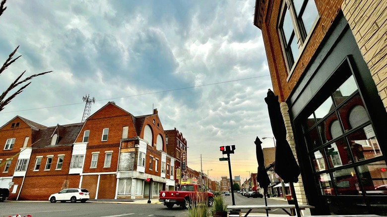 Downtown Hillsboro on a cloudy day, with a restaurant on the right side