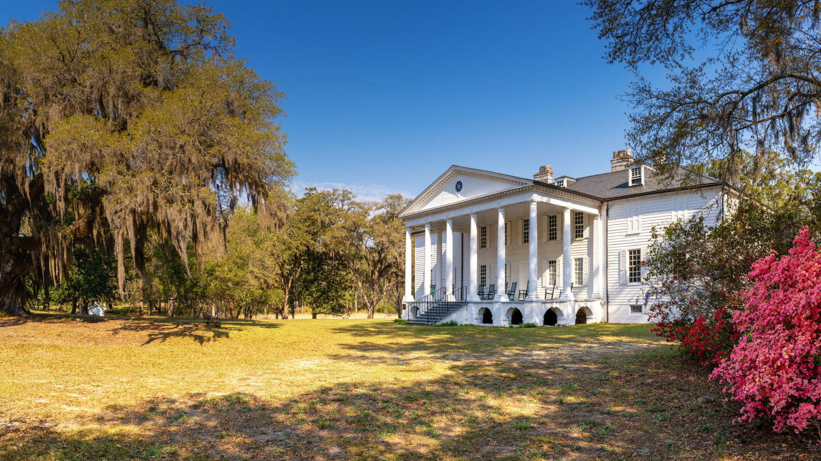 Between Wilmington And Charleston Is A Former Southern Plantation That's Now A Historic Site With A Nature Trail
