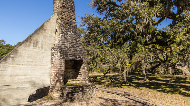 Ruins of a dwelling on the Hampton Plantation in South Carolina