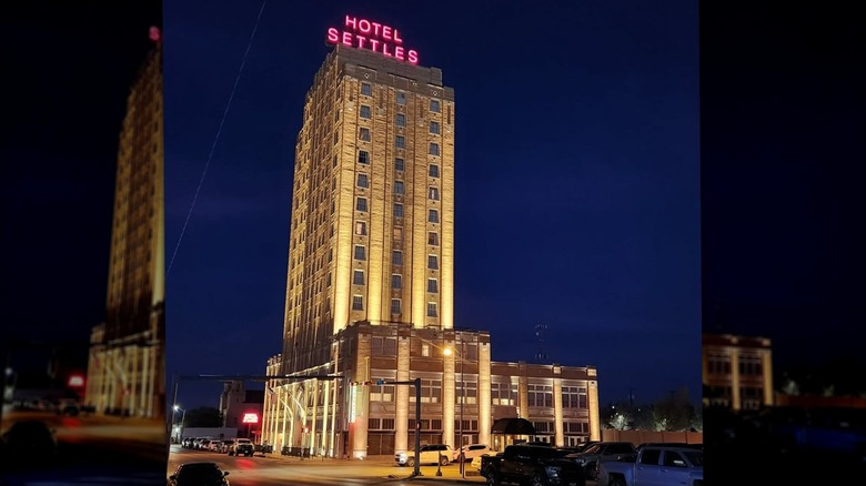 Hotel Settles in downtown
