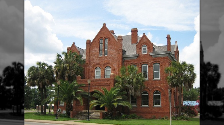Old Calhoun County Courthouse in Blountstown, Florida