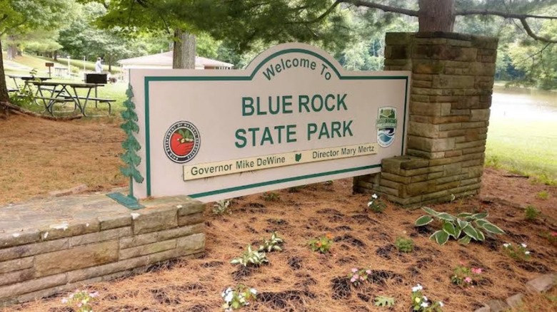 The welcome sign for Blue Rock State Park
