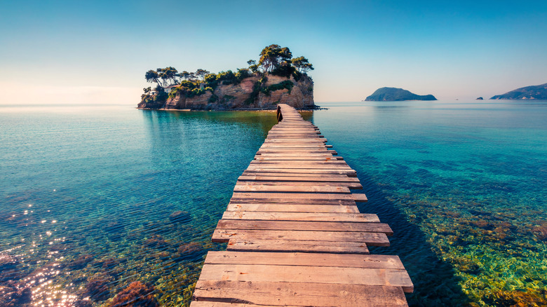 Wooden bridge to Cameo Island