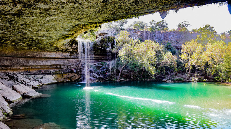 Hamilton Falls and swimming pool