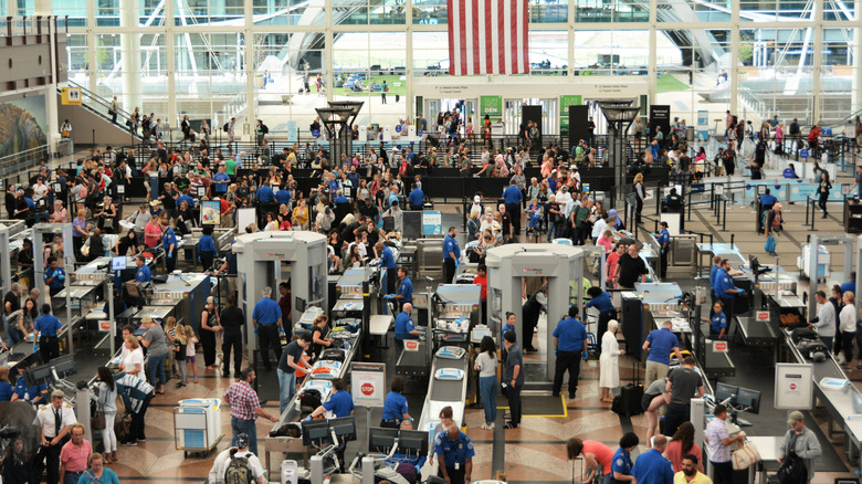 Long TSA checkpoint lines