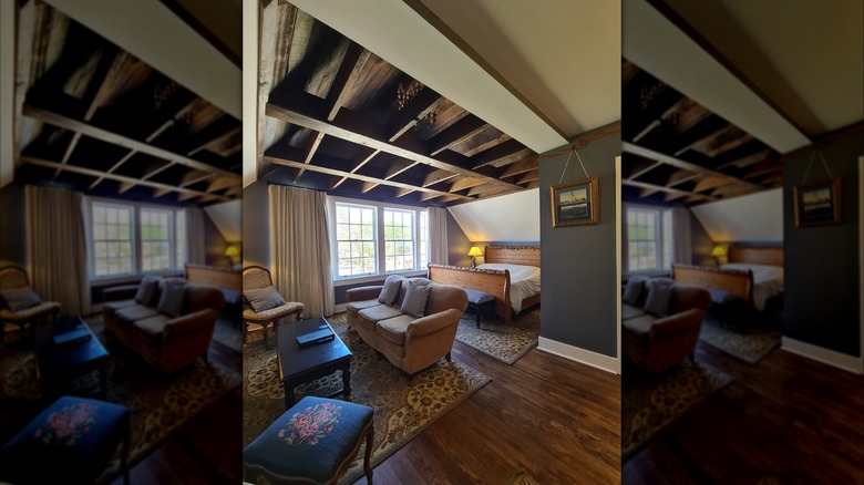 A room inside the NuWray Hotel in Burnsville, North Carolina