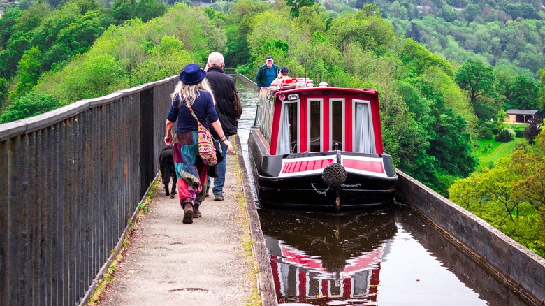 A narrowboat crossing the Pontcysyllte Aqueduct