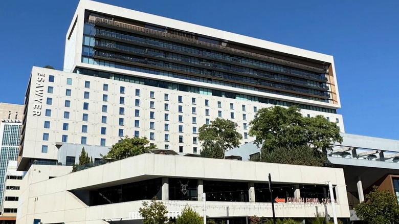 Exterior of the modern Kimpton Sawyer Hotel in Sacramento
