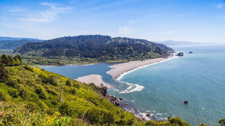 The Klamath River Overlook Pacific