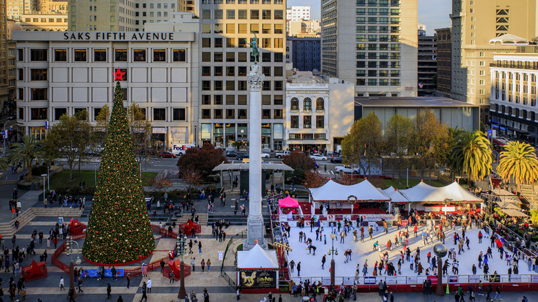 Union Square shopping district in San Francisco during the holidays