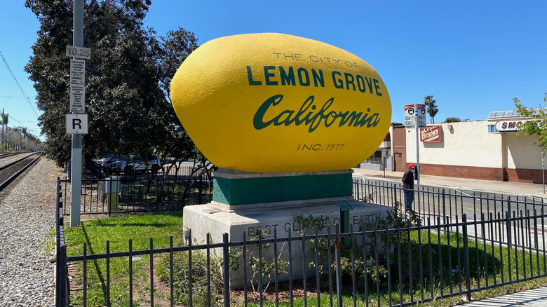 Close up of giant lemon statue in Lemon Grove, California.