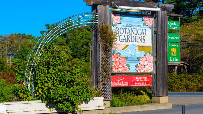 Entry archway to Mendocino Coast Botanical Gardens