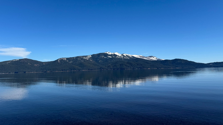 Lake Almanor with mountains in background